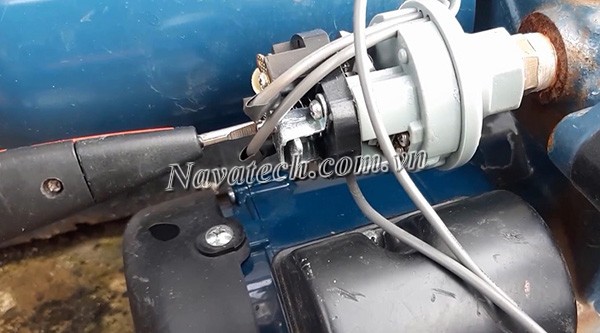 Không vệ sinh hoặc bảo dưỡng máy bơm định kỳ